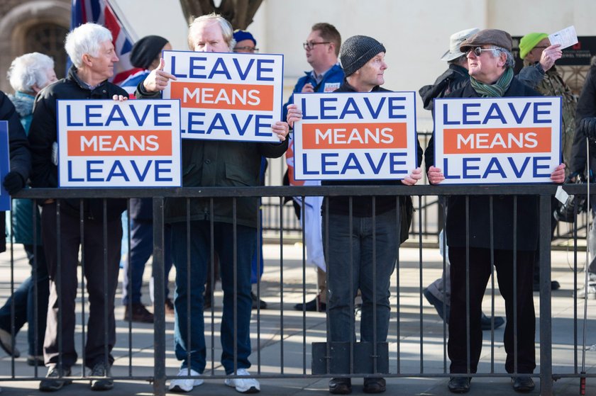 Twardy Brexit groźny dla Polaków