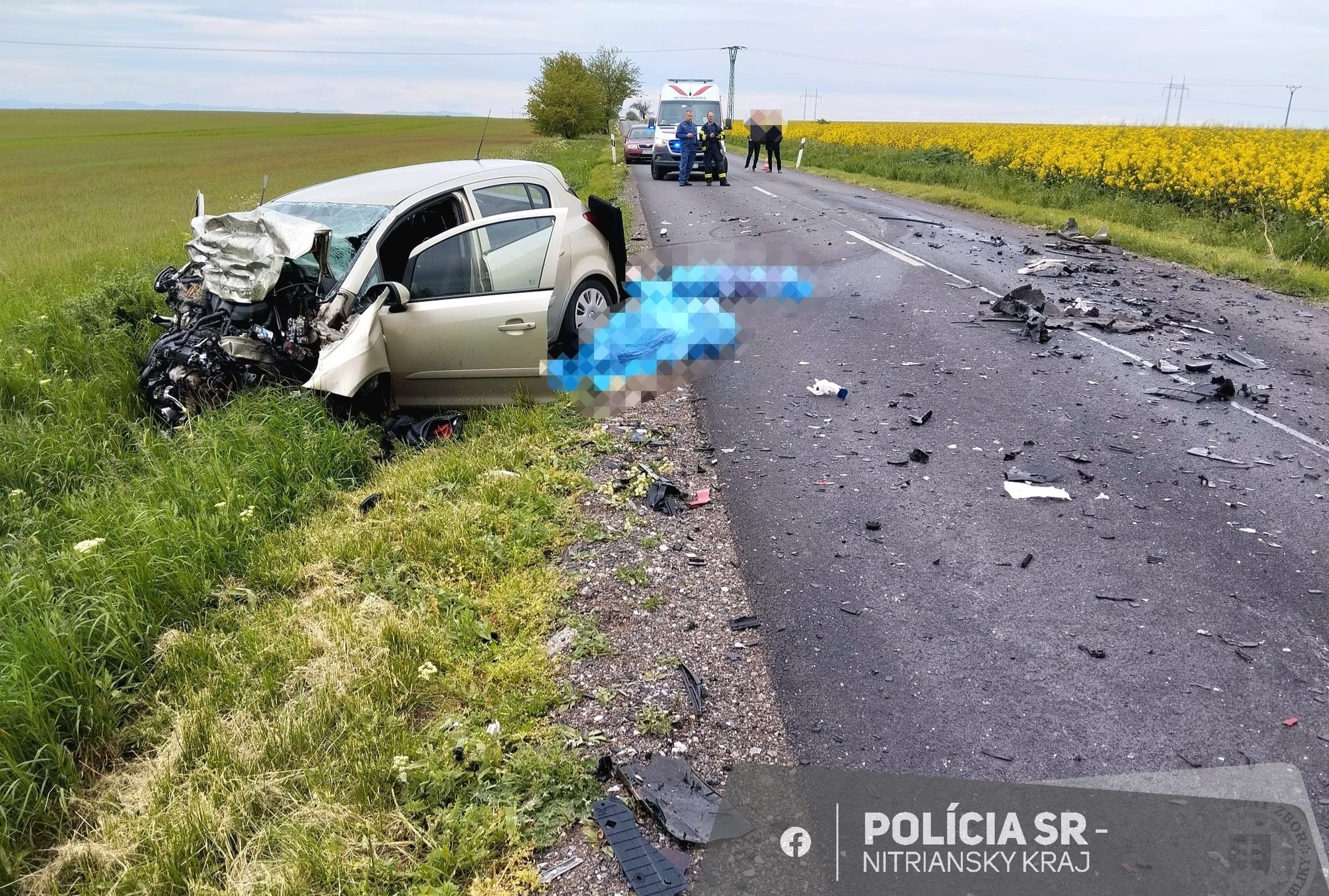 Pri obci Horná Kráľová sa čelne zrazili dve osobné autá.