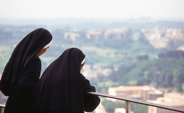 Zakonnice nie chcą być dłużej służącymi duchownych. "Corriere della Sera": Księża nie liczą się z zakonnicami