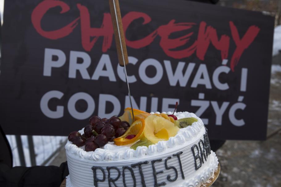 Łomża, protest przedstawicieli branży weselnej przeciwko lockdownowi, 1.02.2021