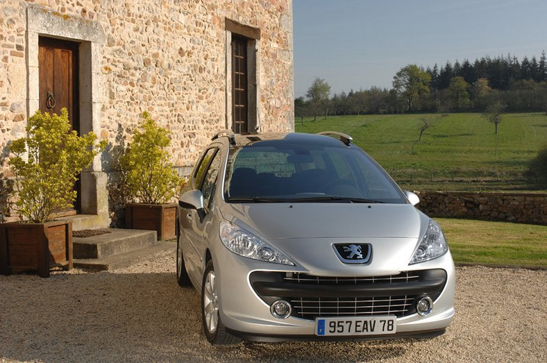 Peugeot 207 SW małe kombi dopełnia gamę (wymiary, dane