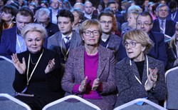 Konwencja "Kobieta, Polska, Europa". Biedroń: Dziękujemy za pilniczek