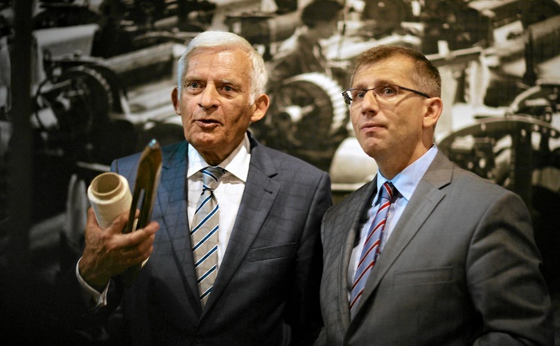 Krzysztof Kwiatkowski z Jerzym Buzkiem