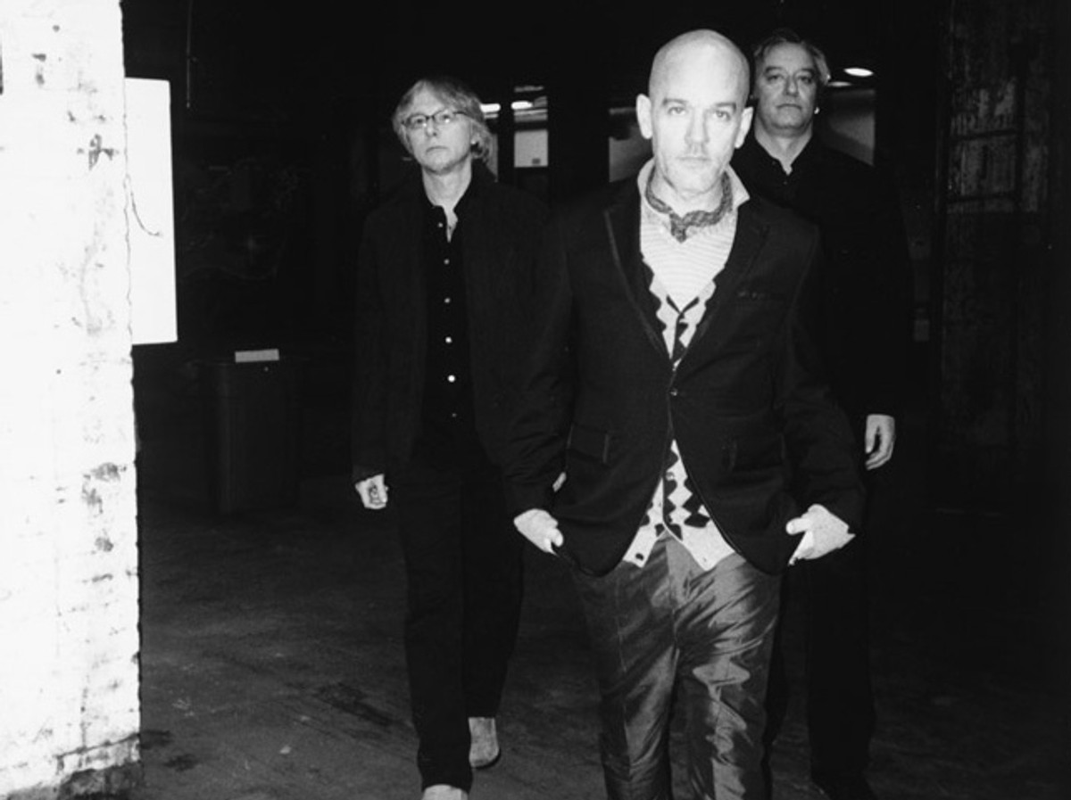 R.E.M śpiewa "Hallelujah" na pożegnanie