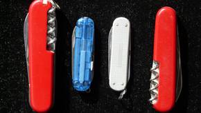 Taschenmesser mit Korkenzieher, Pinzette oder Schere ab 20 Euro 