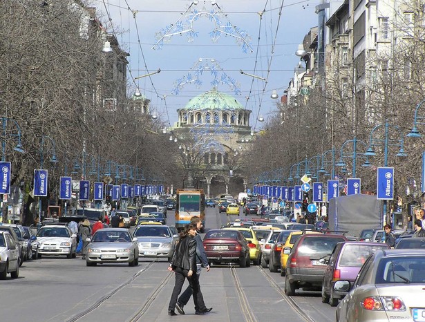 Międzynarodowy Fundusz Walutowy ostrzegł Bułgarię przed niebezpieczeństwem zdestabilizowania jej systemu bankowego przez greckie banki, które opanowały w tym kraju około 30 proc. rynku depozytów i 20 proc. rynku kredytów.