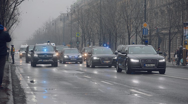 Putyin ismét Budapestre jön.