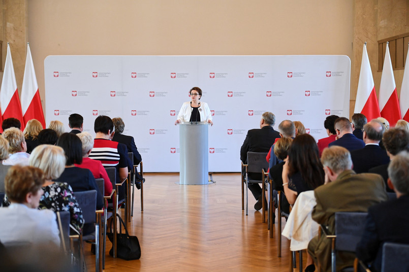 Minister edukacji Anna Zalewska podczas uroczystości z okazji Dnia Edukacji Narodowej