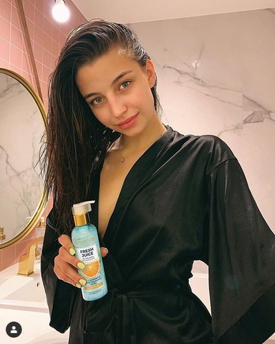 Jak mieszka Julia Wieniawa?