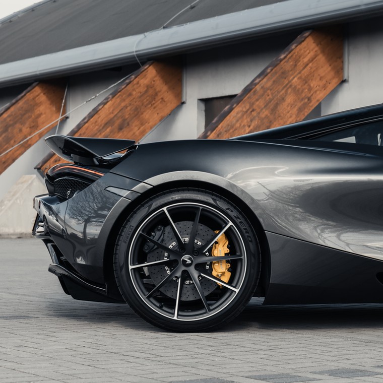 Hubert Hurkacz i McLaren 720S