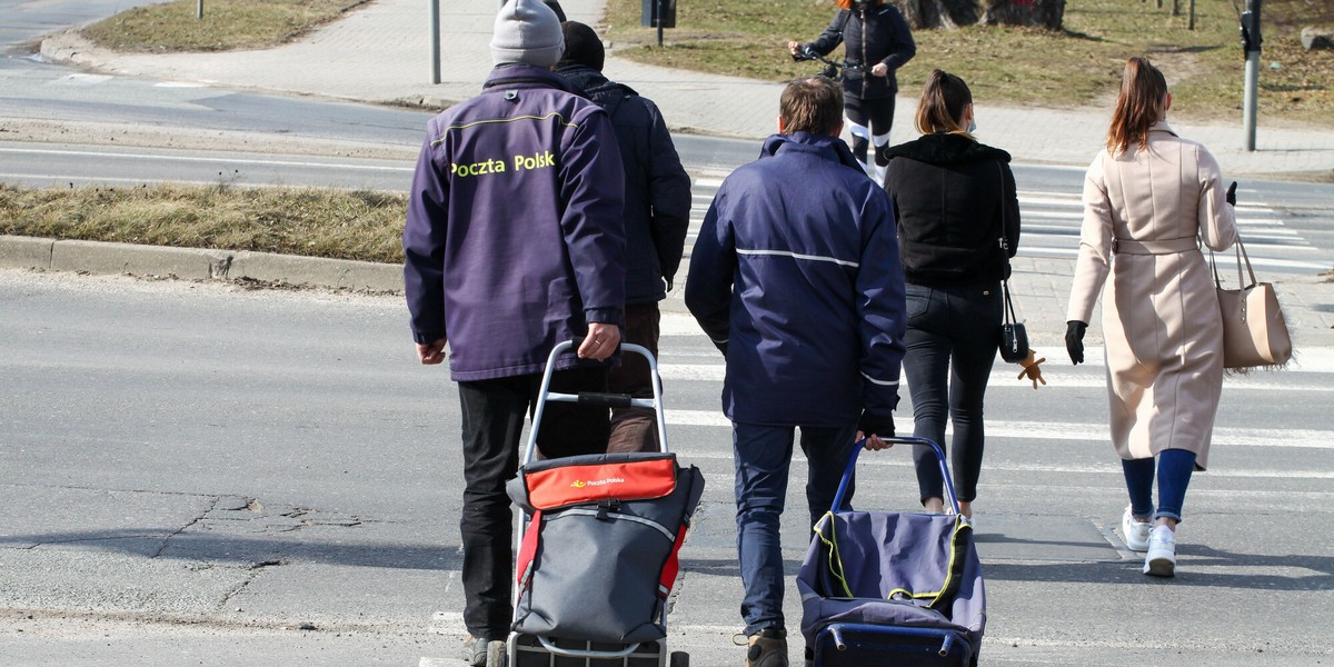 W tym roku pieniędzy na święta nie będzie - zarówno dla listonoszy, jak i pozostałych pracowników Poczty Polskiej.