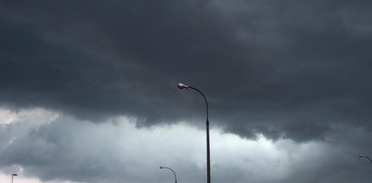 Intensywne opady i burze na Śląsku. Strażacy walczyli ze skutkami nawałnicy