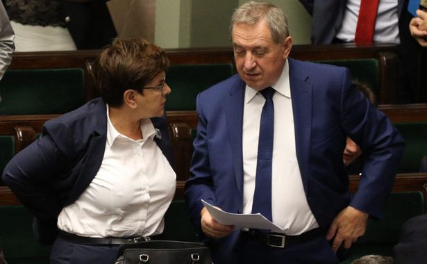 Premier Beata Szydlo i minister Henryk Kowalczyk . Fot . Sławomir Kamiński / Agencja Gazeta