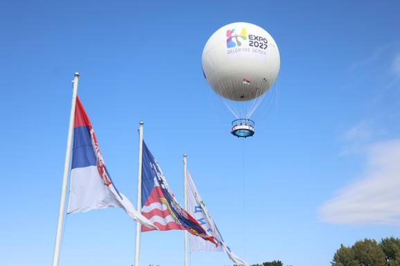Obavljen probni let panoramskog balona u bojama Eskpa 2027 na Adi Ciganliji