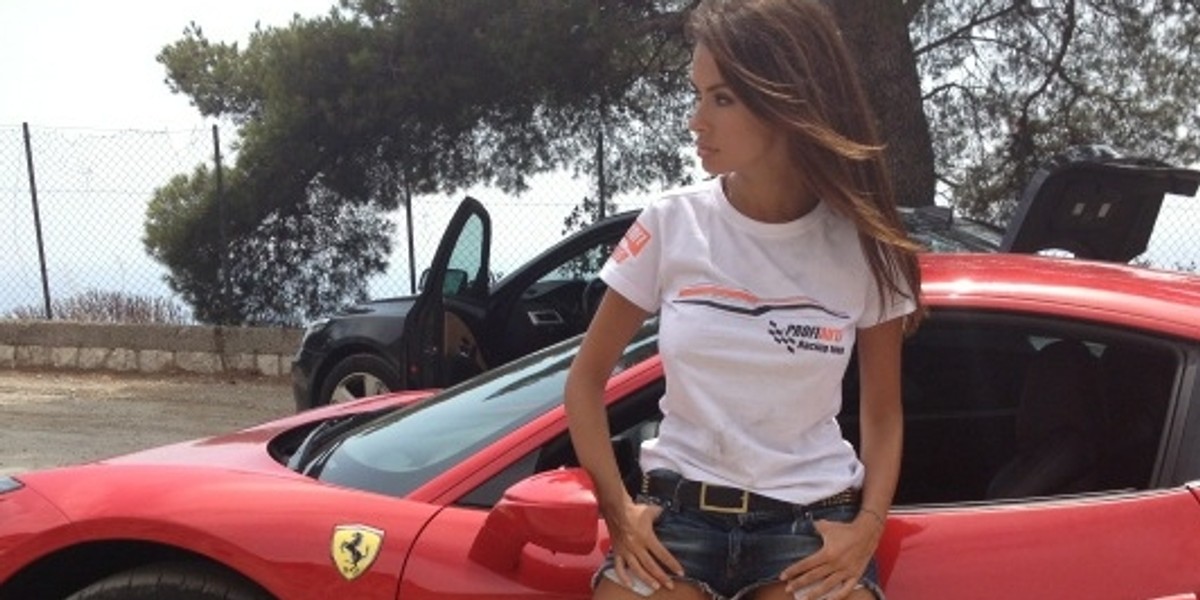 Natalia Siwiec w ferrari