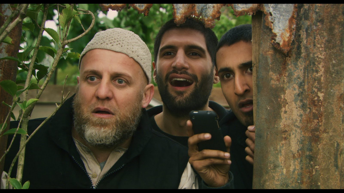 Już 17 sierpnia na ekranach polskich kin zagości brytyjska komedia "Cztery lwy", opowiadająca o terrorystach-gamoniach, którzy marzą, aby zostać męczennikami.
