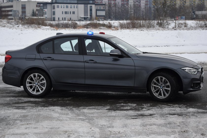 Policjanci w BMW