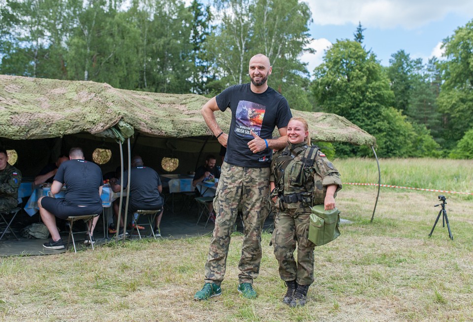 
Marcin Gortat odwiedził żołnierzy z Giżycka