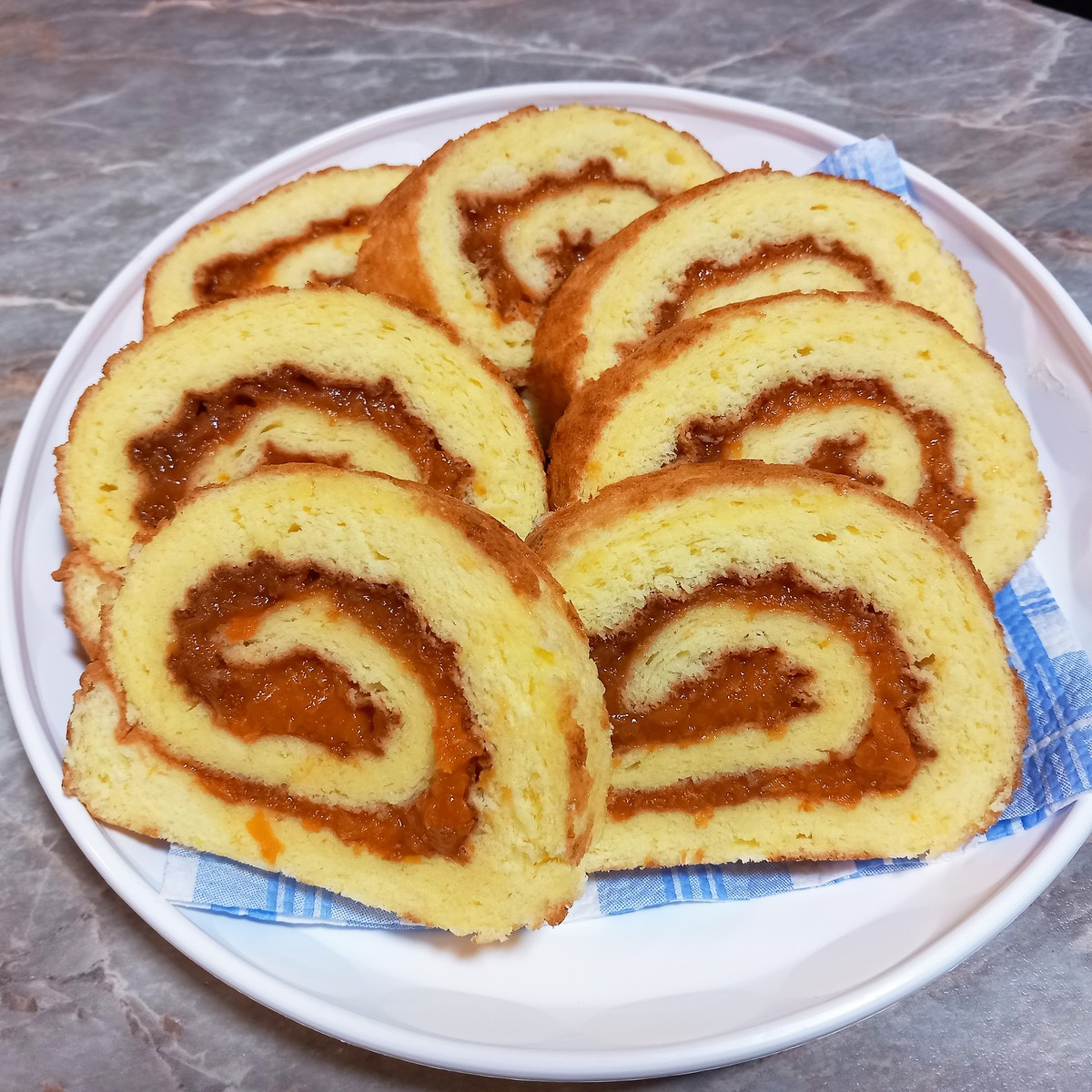 titkos-pudingos-pisk-tatekercs-recept-m-g-a-nagymam-mt-l-gyerekkorunk