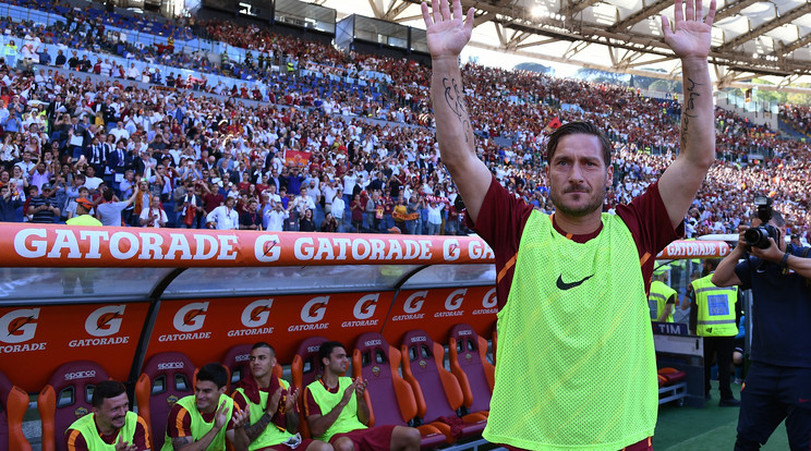 Totti Rómából Tokióba teheti át székhelyét / Fotó: AFP