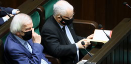 Jarosław Kaczyński przyłapany w Sejmie. Tym zajmował się w trakcie głosowań