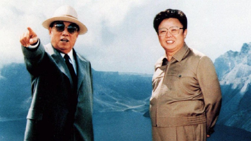 Kim Il Sung (levo) je postavio temelje severnokorejskog programa nuklearnog oružja, koji je podstakao njegov sin i naslednik Kim Džong Il (desno) | Foto: Reuters