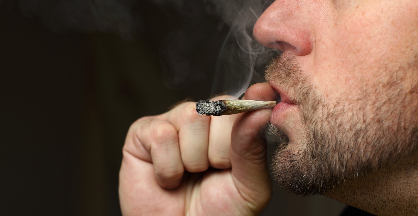 The risk is significantly increased together with the use of tobacco. (illustration photo)