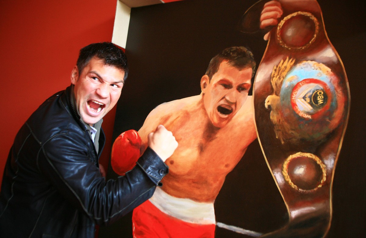 12.09.2007 LODZ KOMPLEKS SPORTOWY VERA SPORT BYLY ZAWODOWY MISTRZ SWIATA W BOKSIE DARIUSZ MICHALCZEWSKI '' TIGER '' OTWIERA UROCZYSCIE SALE BOKSERSKA FOT. MALGORZATA KUJAWKA / AGENCJA GAZETA