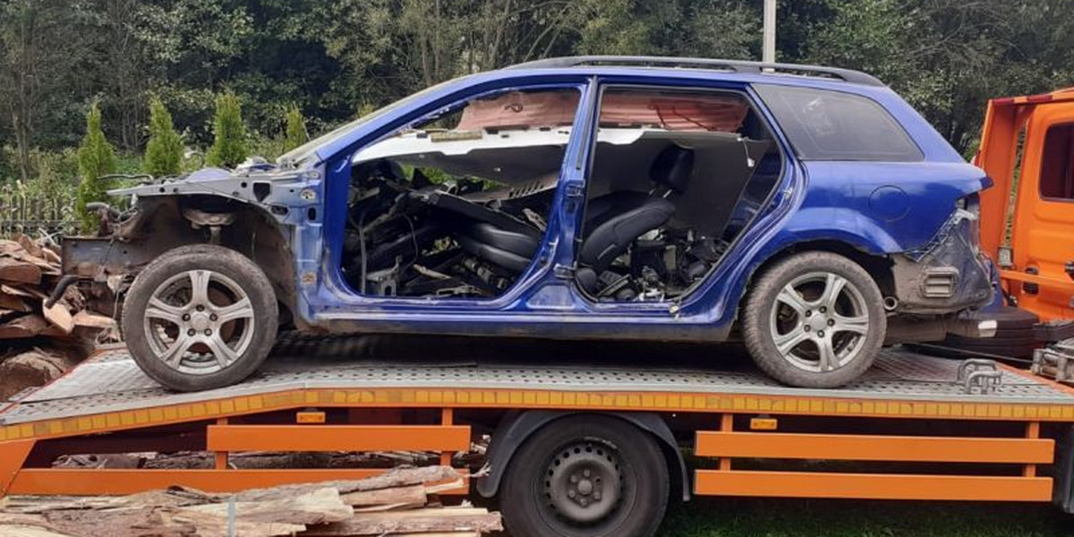 Zatrzymanie dwóch podejrzanych o kradzież samochodu w Lubawce