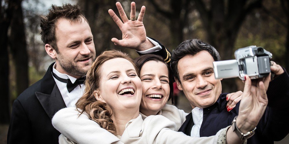 Leszek Lichota, Iza Kuna, Agata Kulesza i Jan Wieczorkowski w filmie 'Warsaw by Night'