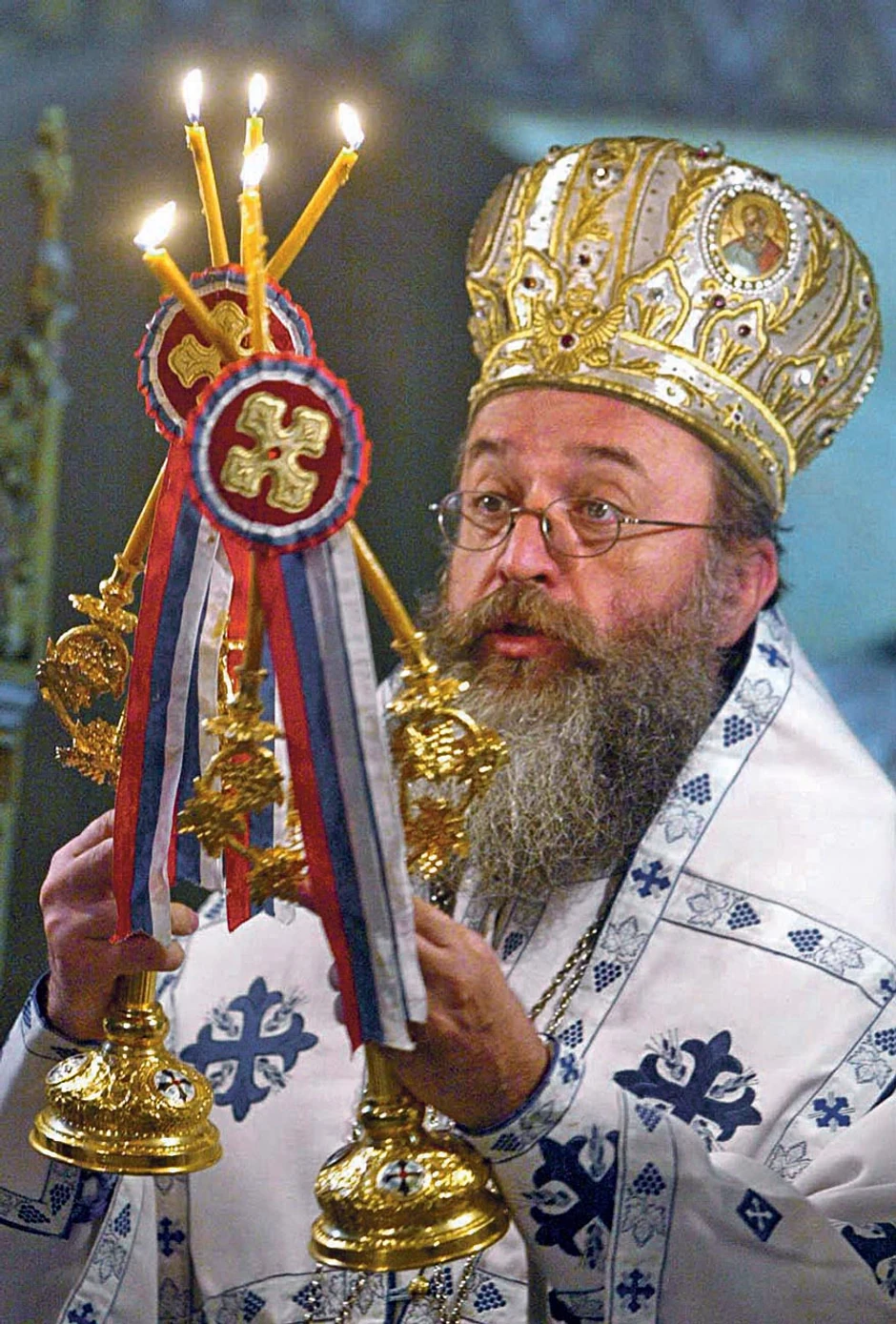 Prilagođavanje zakonodavstvu neke zemlje nije prilagođavanje vlastima te zemlje,kaže vladika Longin