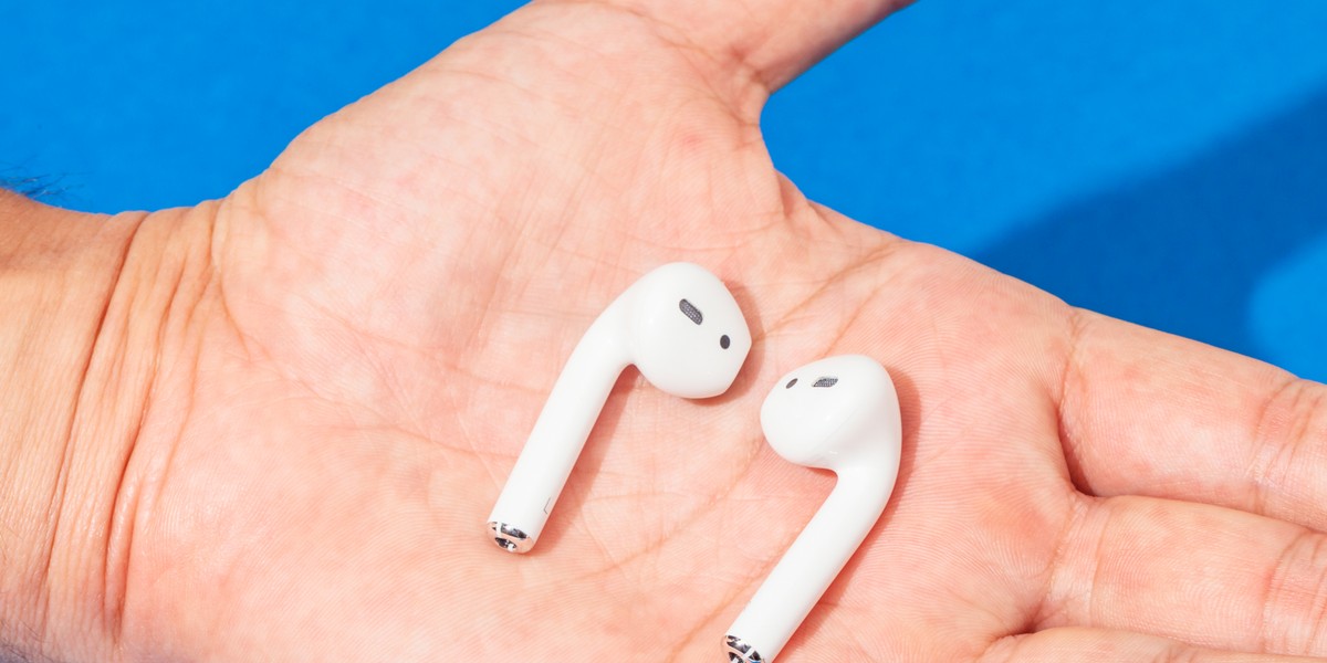 AirPods to 'finally start production in December,' Barclays says