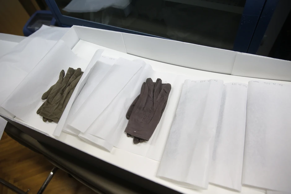 Rukavice su od kože, svile i pamuka