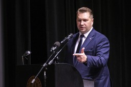 Czarnek: Uczeń i absolwent polskiej szkoły to musi być nowoczesny polski patriota