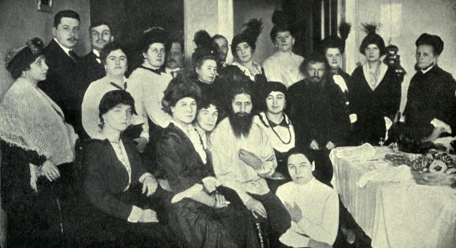 Rasputin — maczo, który doprowadzał kobiety do obłędu. Na czym polegał jego fenomen?