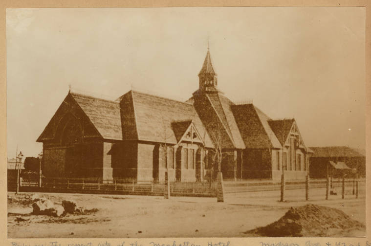 Na miejscu dworca w Nowym Jorku stał kiedyś kościół pw. Świętej Trójcy (1864 r.)
