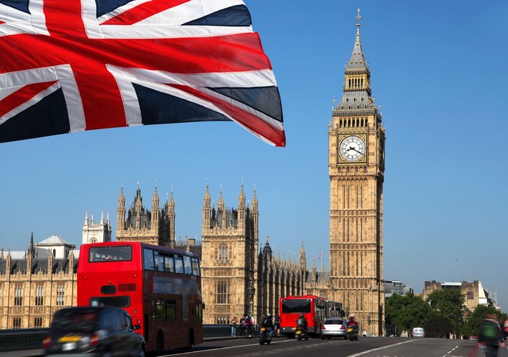 Oni tną podatki mimo kryzysu - Wielka Brytania