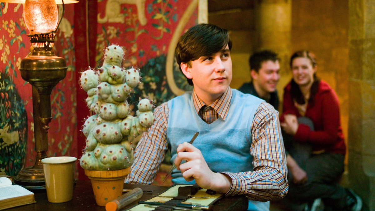 Emlékszel még a Harry Potter-filmek Neville Longbottomjára? Elképesztően sármos felnőtt férfi lett belőle