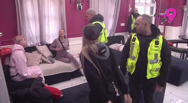 "SUTLIJAŠICE JEDNA SMRDLJIVA, MAJKA TE OSTAVILA" Pljušte uvrede između Aneli i Maje, uleteo Asmin, zauzeo stranu