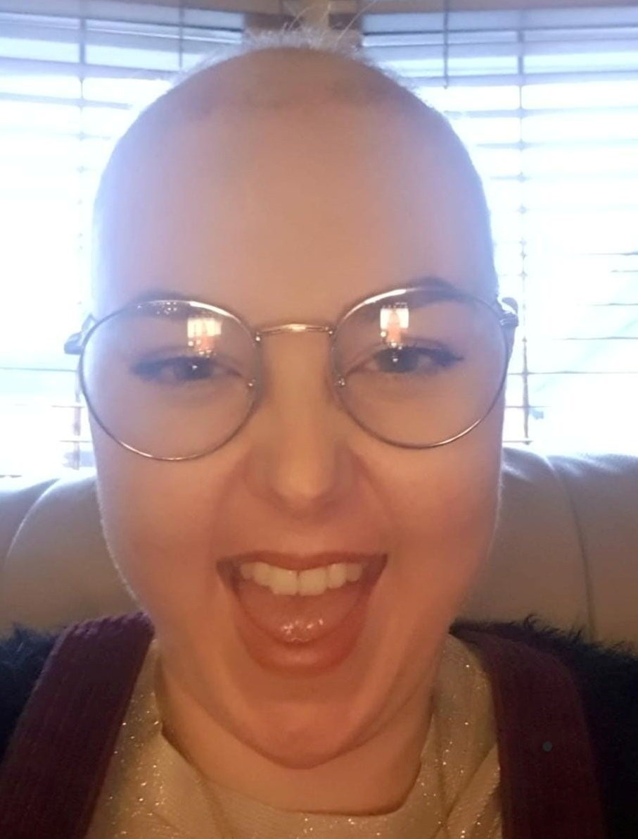 Abi Bradley čelí boju s agresívnym mozgovým nádorom.