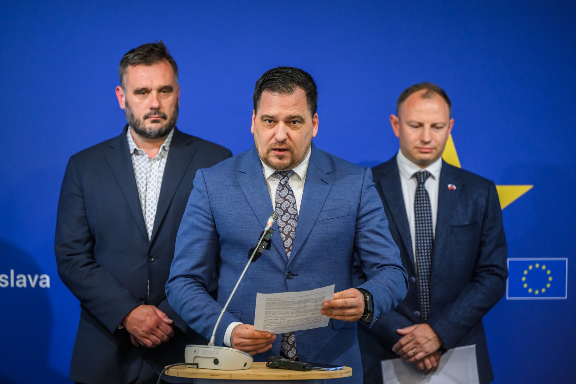 Sprava člen delegácie a europoslanec Ondřej Knotek, vedúci delegácie a europoslanec Tomáš Zdechovský a člen delegácie a europoslanec Michal Wiezik.