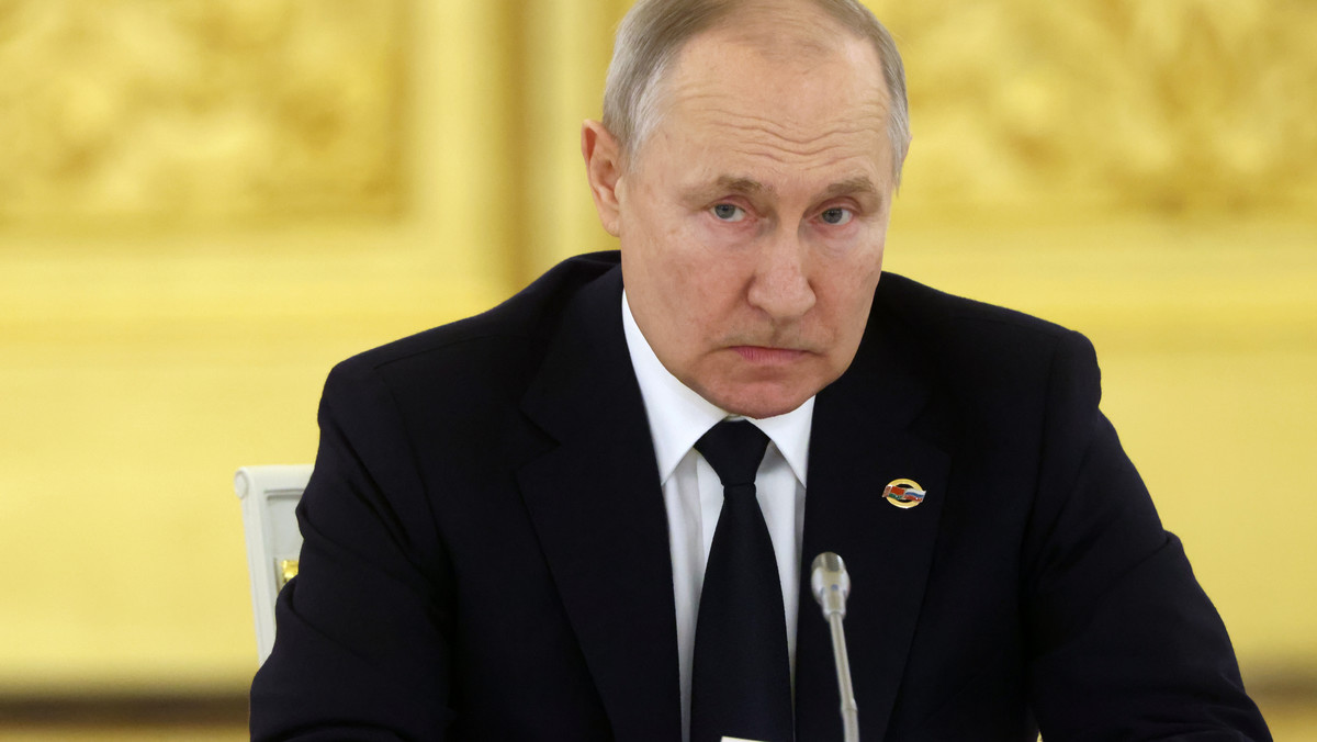 Król jest nagi. Putin kluczy w ogniu pytań rosyjskich blogerów wojskowych