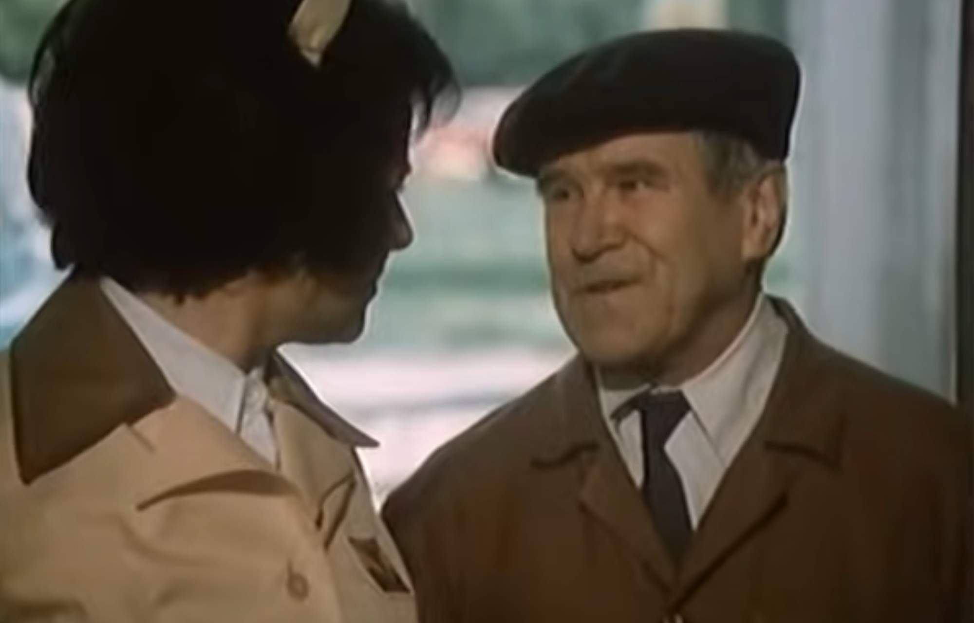 Český herec Vladimír Hlavatý v seriáli Žena za pultem.