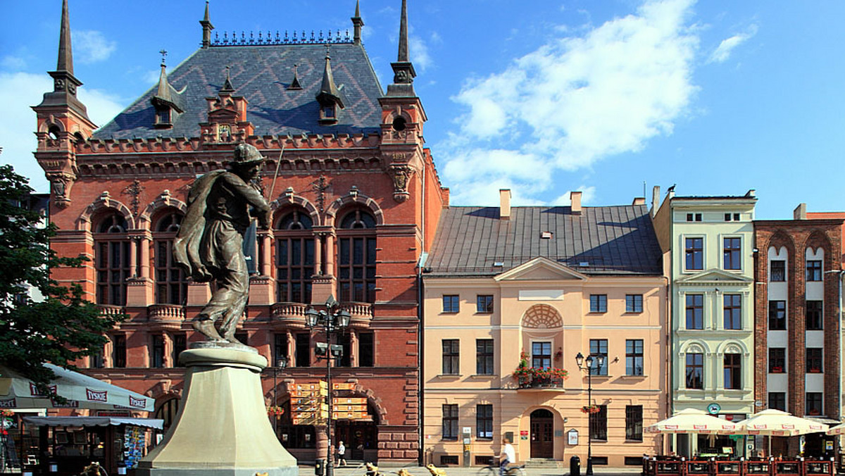 Toruń obchodzi w tym roku 15. rocznicę wpisania Zespołu Staromiejskiego na Listę Światowego Dziedzictwa Kulturowego i Naturalnego UNESCO. W mieście odbywają się liczne imprezy w ramach ustanowionego z tej okazji Toruńskiego Roku Zabytków.