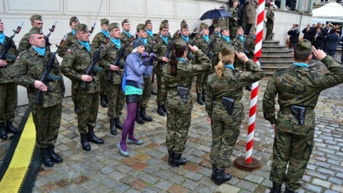 Msza święta, parada, koncert Orkiestry Reprezentacyjnej Sił Powietrznych i złożenie kwiatów pod pomnikiem Stanisława Augusta Poniatowskiego - to główne punkty obchodów rocznicy uchwalenia Konstytucji 3 Maja w Poznaniu.