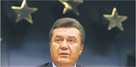 Kraj rządzony przez Wiktora Janukowycza w ciągu dwóch i pół roku dostanie z MFW równowartość 47 mld zł Fot. AFP