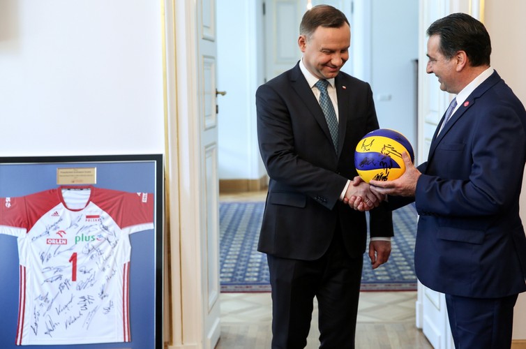 Prezydenta Andrzeja Dudy spotkał się z trenerem reprezentacji mężczyzn w piłce siatkowej Ferdinando De Giorgim