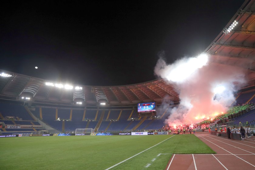 Ile Legia zapłaciła za idiotów rozrabiających na trybunach!?