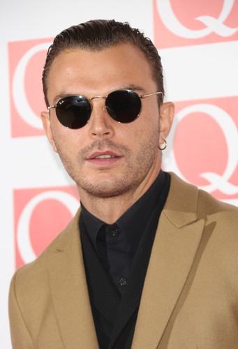 Theo Hutchcraft z duetu Hurts na gali Q Awards 2013