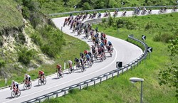 Kolarz z Erytrei wygrał 10. etap Giro d'Italia. Lopez nadal liderem